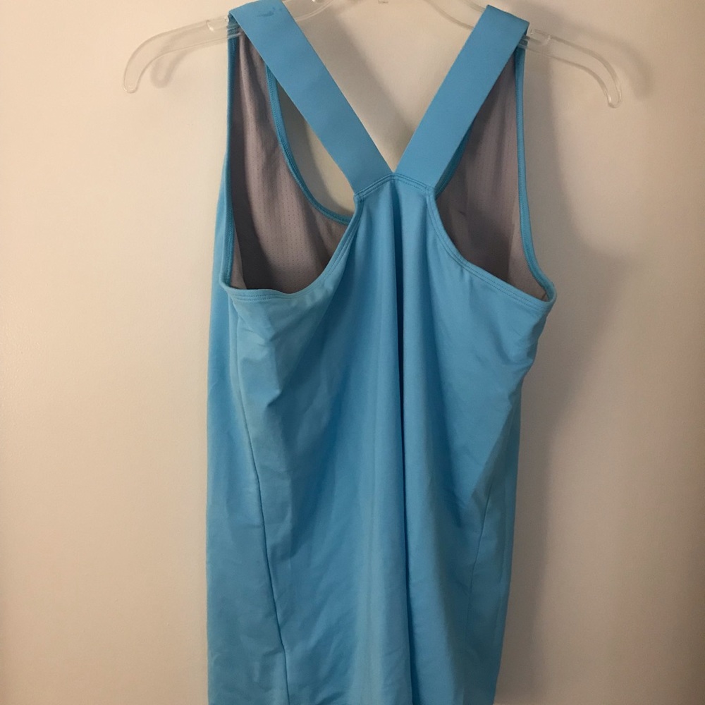 Women’s Under Armour workout top